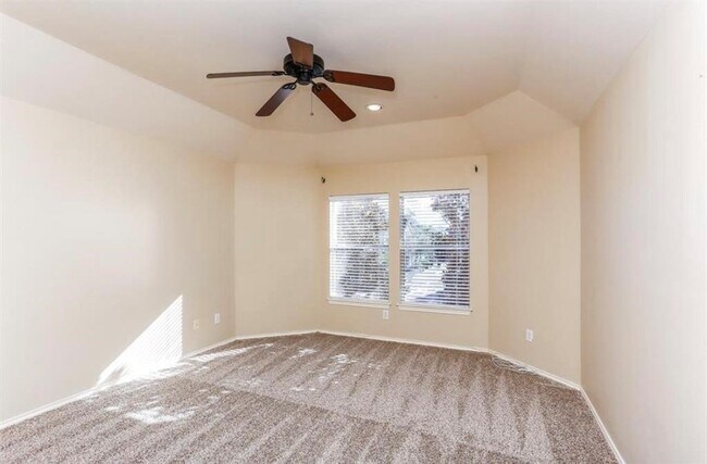 Building Photo - 730 Redwing Pl Dr