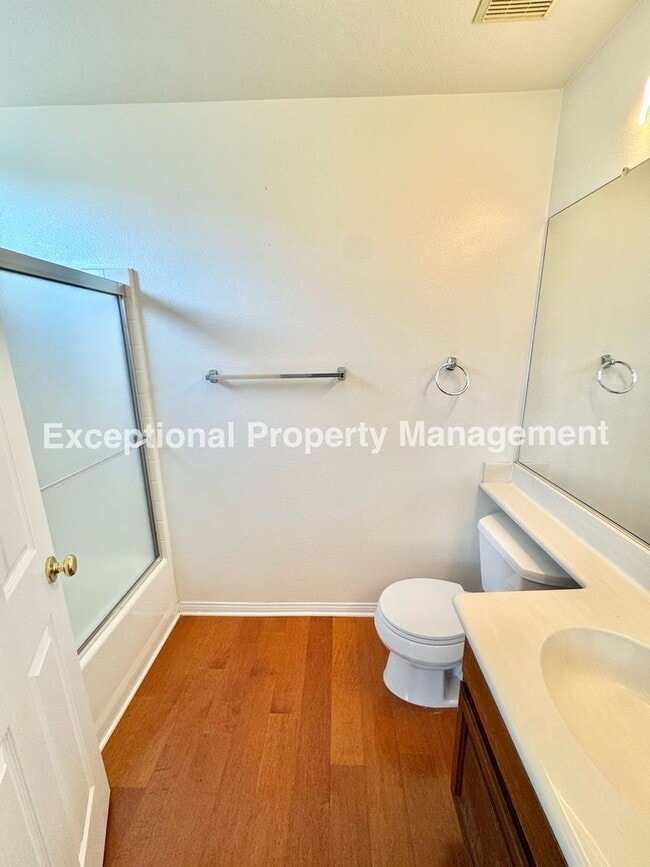 Building Photo - Ready to move in 4 bedroom 4 bath home!