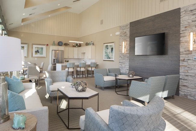 Building Photo - Cornerstone at Grassy Hollow