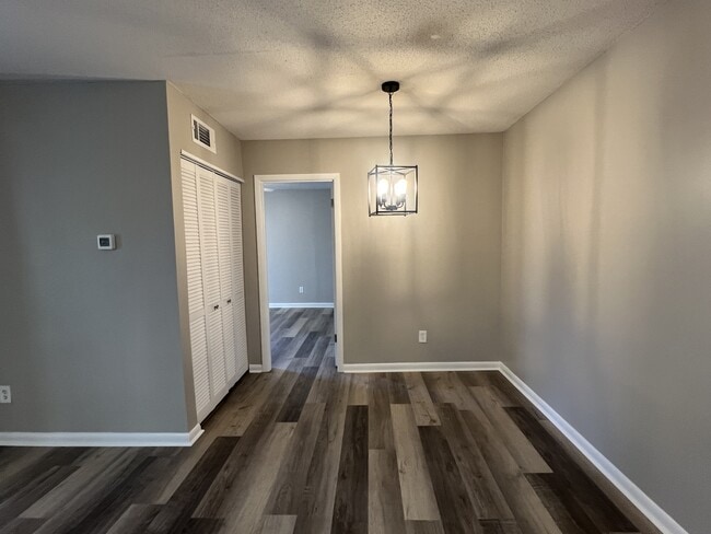 Building Photo - 2812 Georgetown Dr