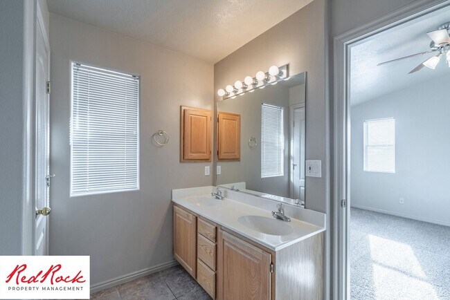 Building Photo - 1178 E 300 S