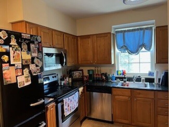 Building Photo - 301 Seattle St