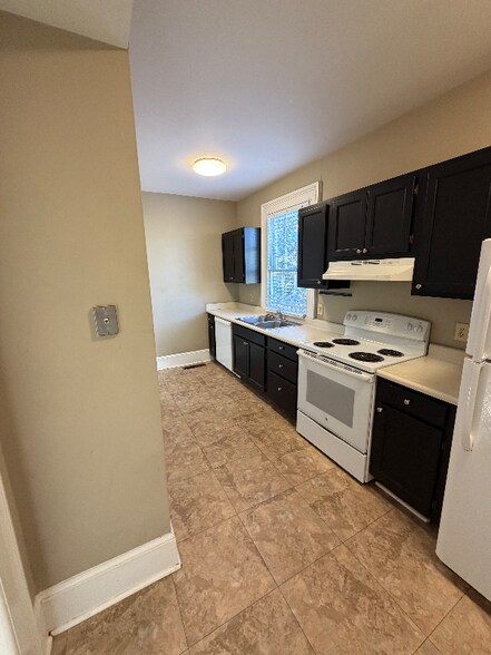 Building Photo - 215 Orange St