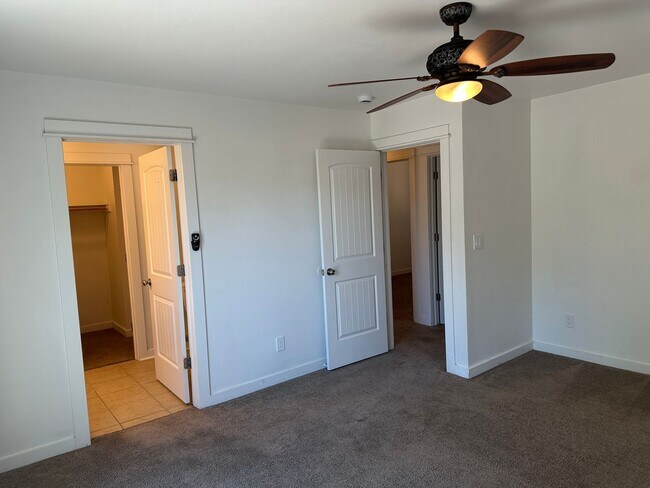 Building Photo - Updated 4 bedroom 2 bath house in Eugene!