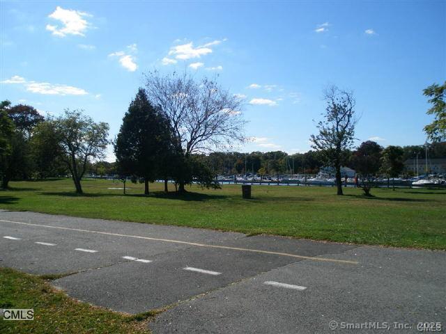 Building Photo - 637 Cove Rd