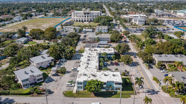 Building Photo - 306 E Ocean Ave