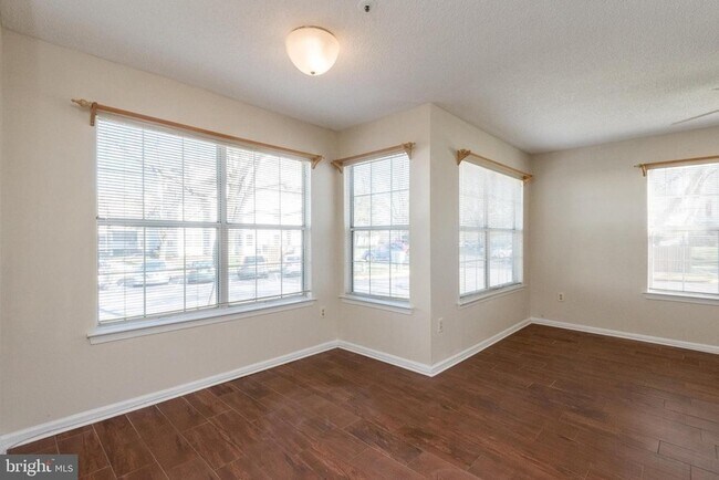 Building Photo - 14040 Vista Dr