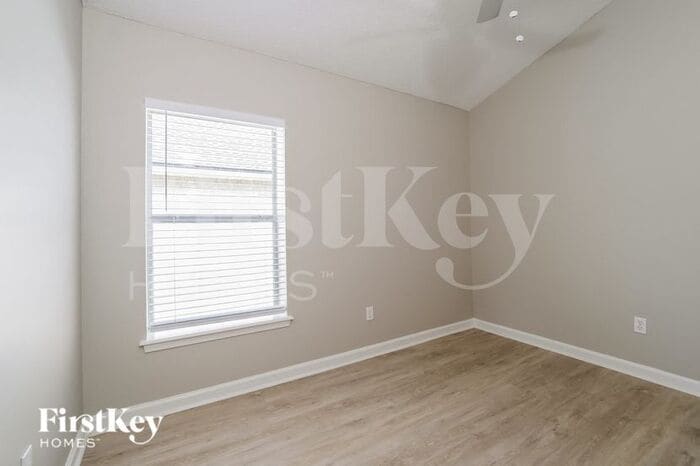 Building Photo - 833 Oak Arbor Cir