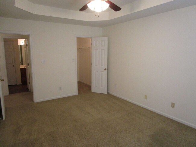 Building Photo - 1725-1727-1727 Louise Cir