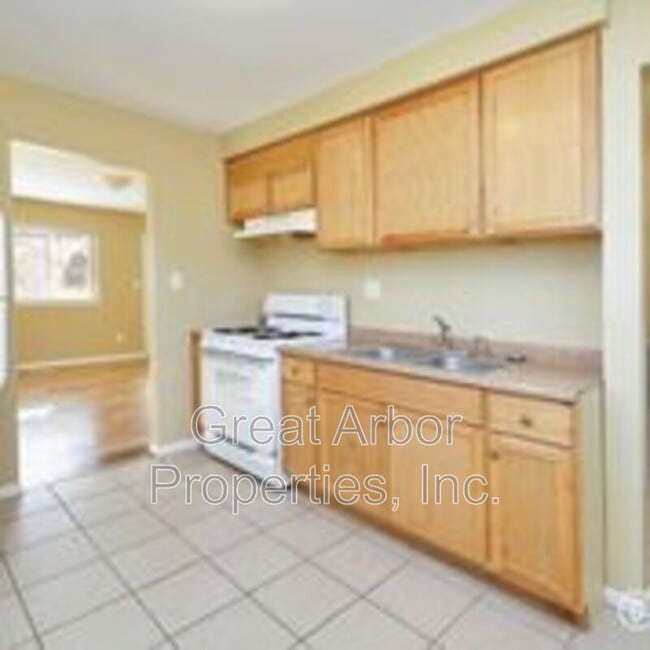 Building Photo - 1062 Rambling Rd