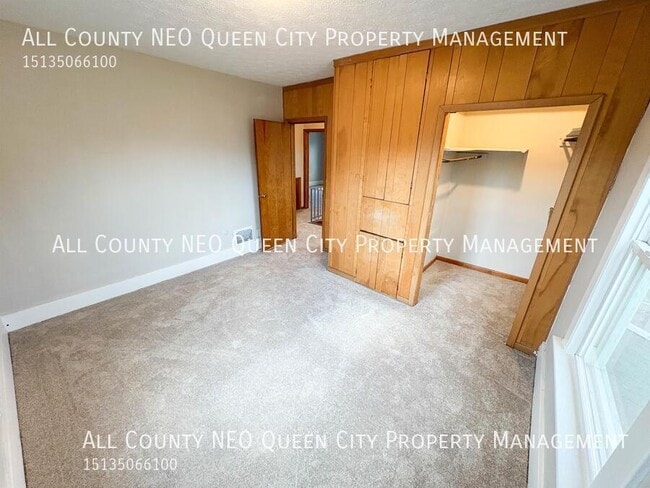 Building Photo - 22 E Siebenthaler Ave