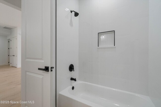 Building Photo - 521 Garbelmann St