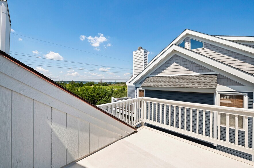 Building Photo - 8439 River Rd