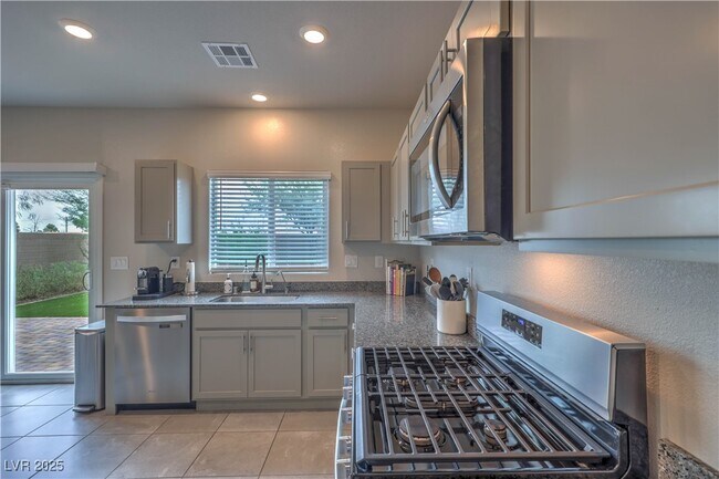 Building Photo - 9074 Meadows Ln