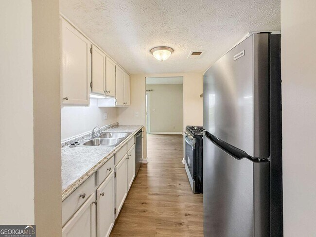 Building Photo - 1884 Shenandoah Valley Ln