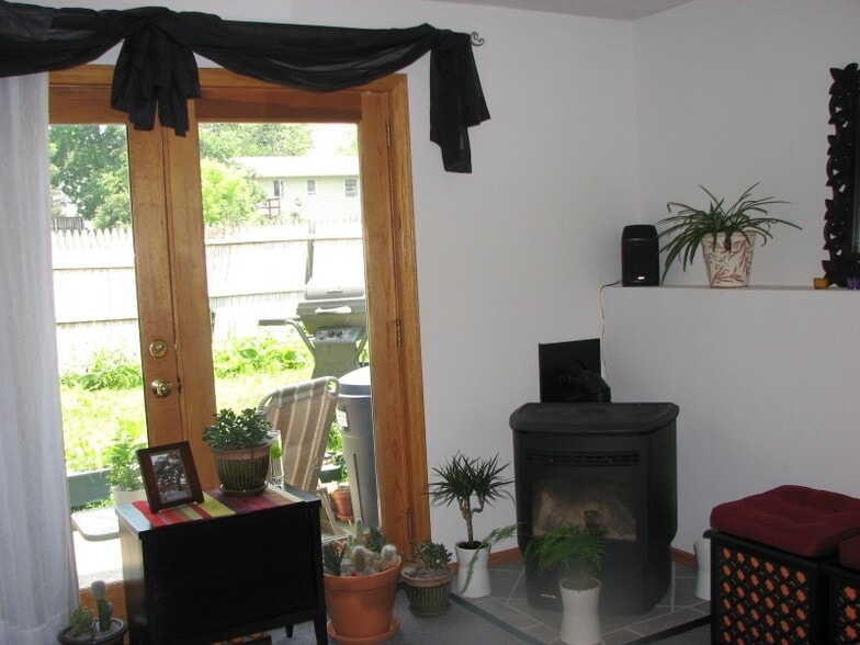 Building Photo - 26B Rochester St