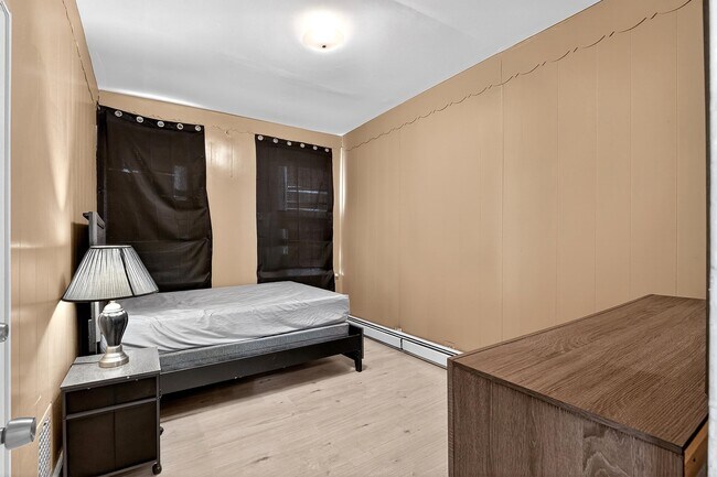 Building Photo - 281 Fulton Ave