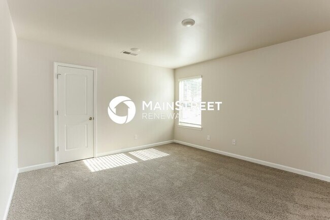 Building Photo - 5 Bedroom Pet-Friendly Home in STOCKBRIDGE, GA with Main Street Renewal