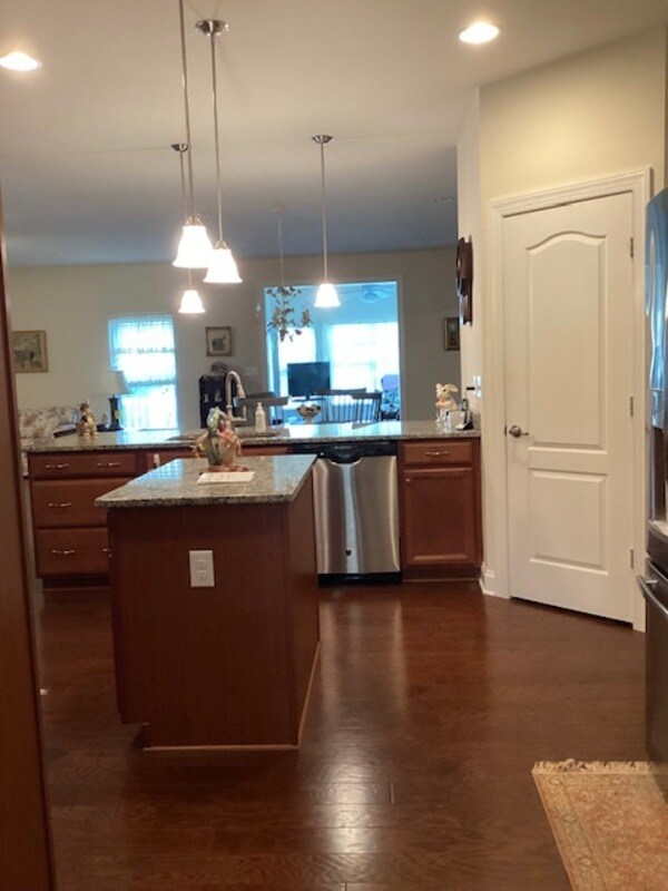 Building Photo - 35162 Helmsman Way
