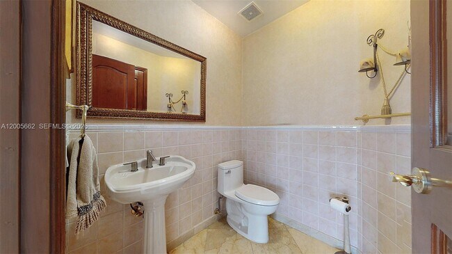 Building Photo - 1131 Stillwater Dr