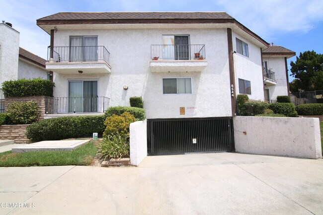 Building Photo - 8544 Independence Ave