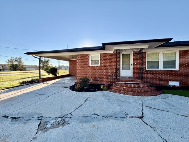 Building Photo - 1427 Old Ebenezer Rd