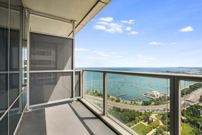 Building Photo - True Luxury Living_2b2b Condo at 340 On The Park