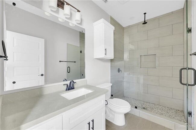 Building Photo - 15 W Daffodil Ave