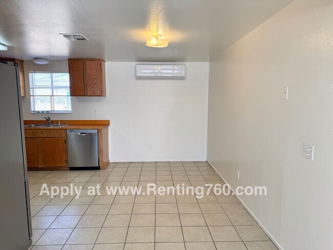 Building Photo - Spacious 2 Bed 1 Bath Home With Indoor Laundry Room