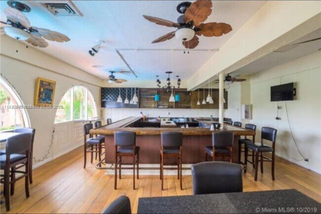 Building Photo - 630 Tennis Club Dr