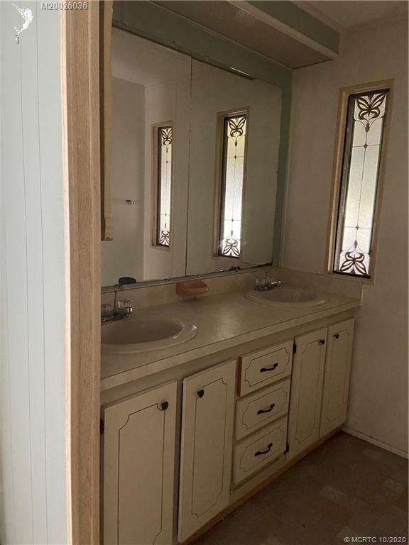 Building Photo - 7777 SE Continental Dr