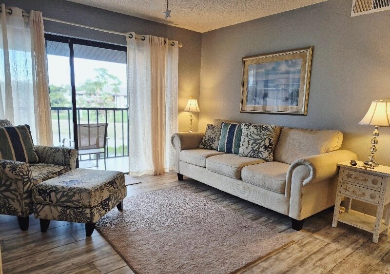 Building Photo - 19505 Quesada Ave