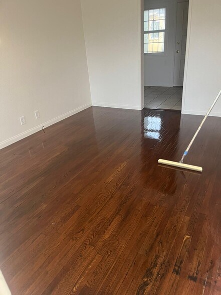 Building Photo - 720 Walnut St