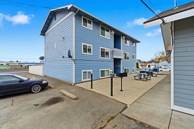 Building Photo - 2914 N Hogan St