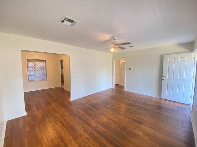 Building Photo - 3619 Lazywood Ln