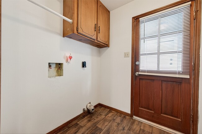 Building Photo - 5414 Spanish Oak Dr