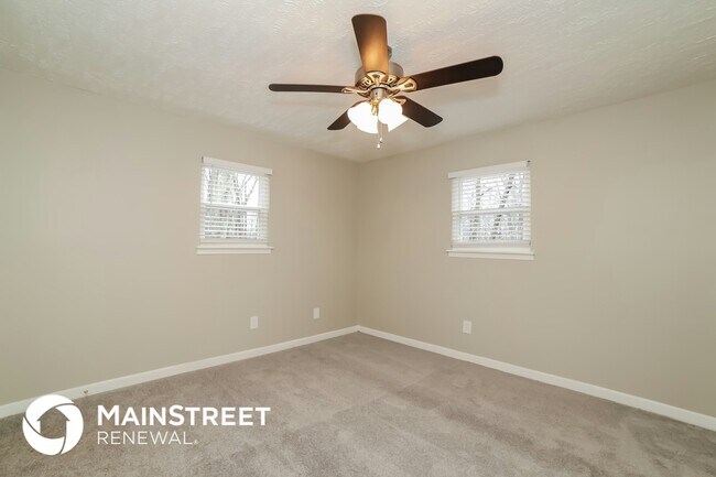 Building Photo - 5885 S Quail Dr