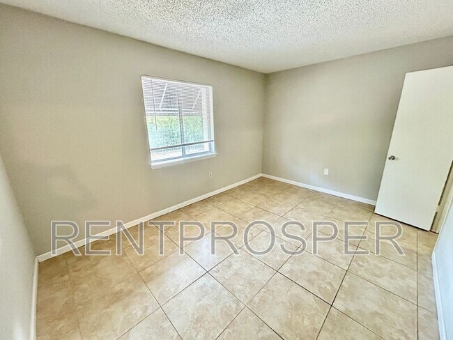 Building Photo - 4117 S Semoran Blvd
