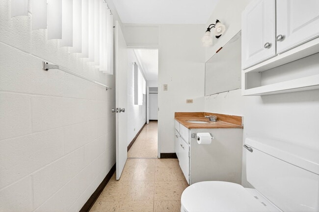 Building Photo - 1611 Miller St