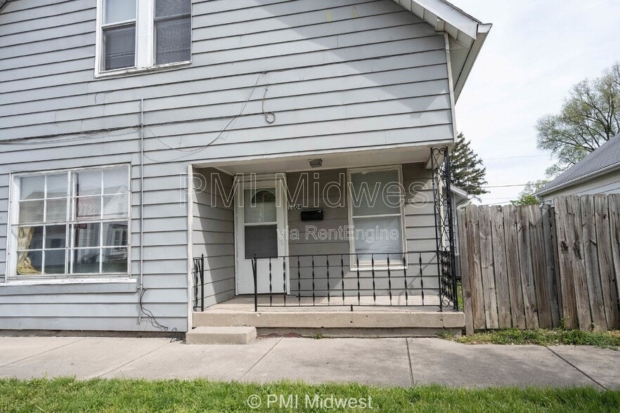 Building Photo - 1604 E Kelly St