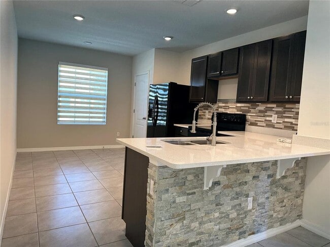 Building Photo - 9044 Pinales Wy