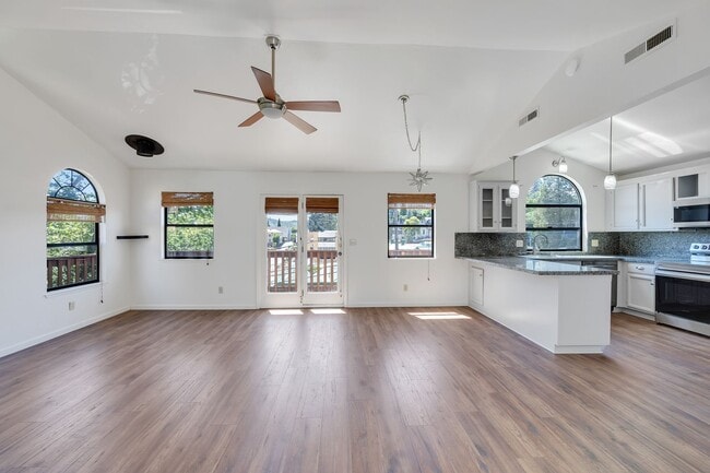 Building Photo - Charming Newly Remodeled 2 Bedroom Home in...