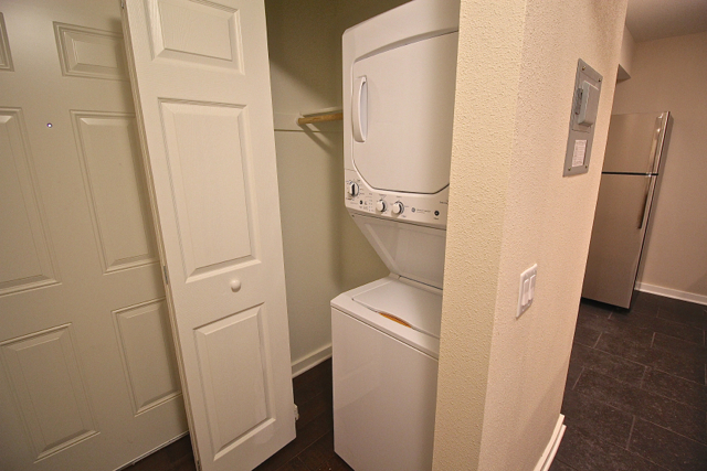 Interior Photo - Warwick Gardens - 3926-3934 Warwick Blvd