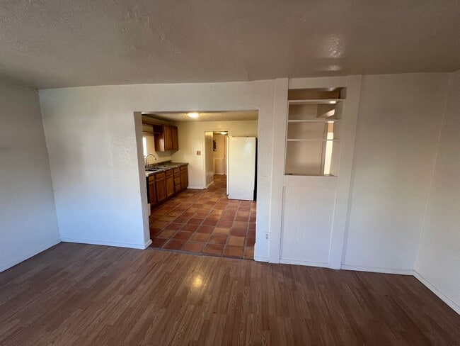 Building Photo - OLD TOWN 2 Bedroom 1 Bath