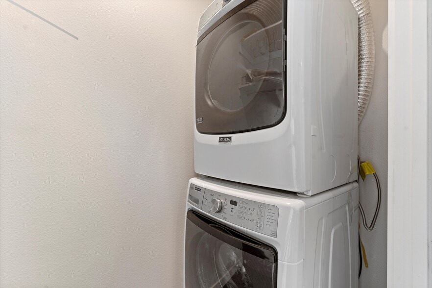 Building Photo - 4140 Glencoe Ave