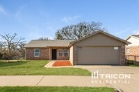 Building Photo - 213 Dean Ct