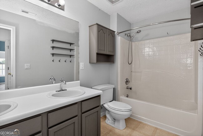 Building Photo - 304 Fox Overlook