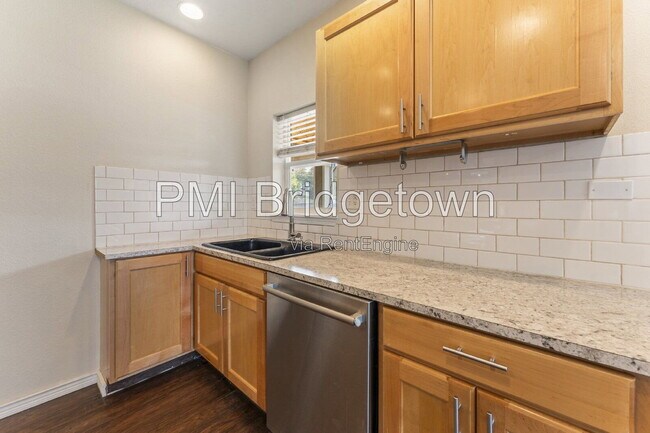 Building Photo - 1115 13th St