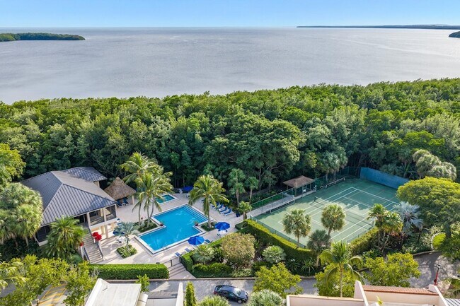 Building Photo - 6204 Paradise Point Dr