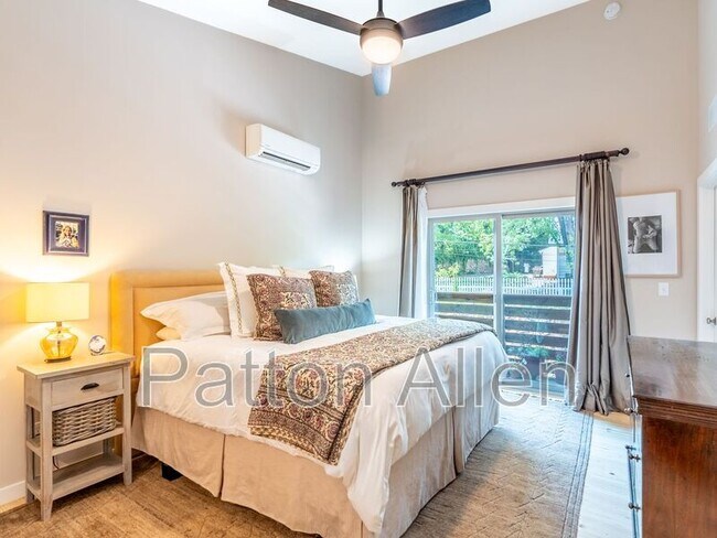 Building Photo - 206 Waynesville Ave